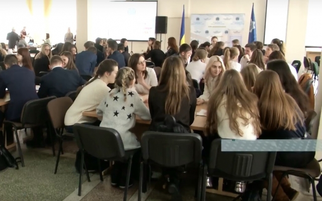 В Днепре старшеклассники соревновались в знании права Фото № 0 В Днепре старшеклассники соревновались в знании права Фото № 0
