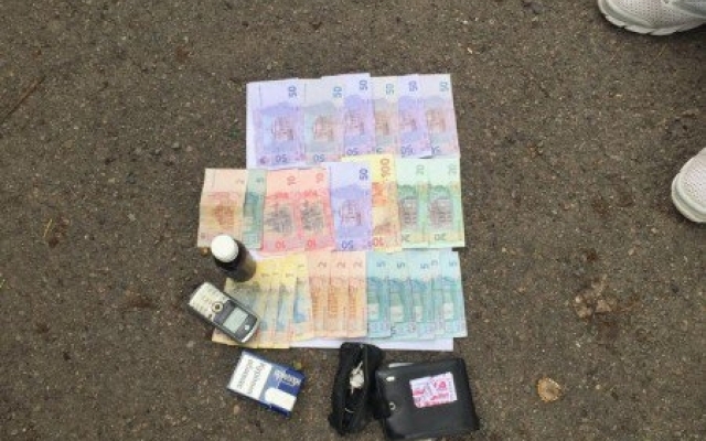 На Днепропетровщине продают опиум прямо на улице Фото № 1 На Днепропетровщине продают опиум прямо на улице Фото № 1