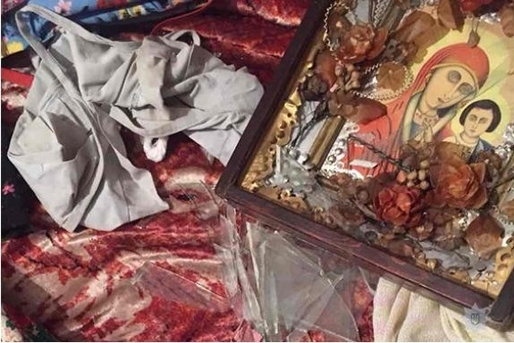 В Днепре внук «выбивал» злого духа из собственной бабушки иконой Фото № 0 В Днепре внук «выбивал» злого духа из собственной бабушки иконой Фото № 0