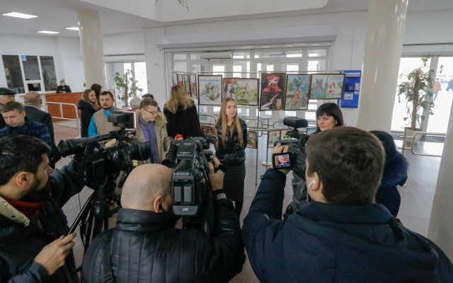 В мэрии Днепра открыли выставку рисунков, посвященную Чернобылю Фото № 0 В мэрии Днепра открыли выставку рисунков, посвященную Чернобылю Фото № 0