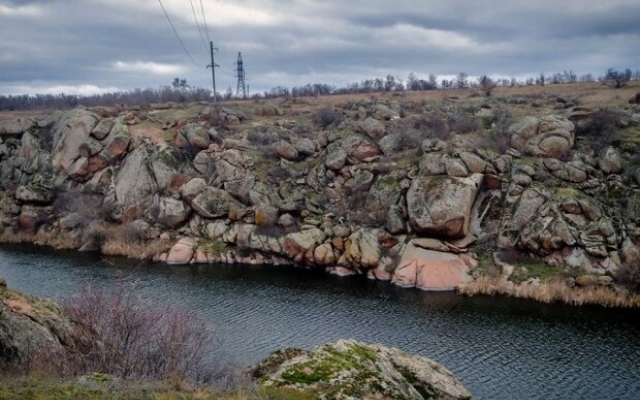 В Днепропетровской области течёт единственный степной водопад в Украине Фото № 2 В Днепропетровской области течёт единственный степной водопад в Украине Фото № 2