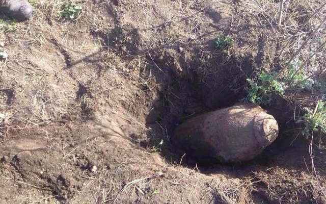 На Днепропетровщине обнаружили артиллерийский снаряд Фото № 0 На Днепропетровщине обнаружили артиллерийский снаряд Фото № 0