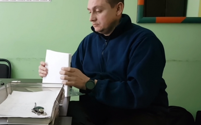 В Днепре пьяный дебошир устроил ДТП и мочился при сотрудниках полиции Фото № 0 В Днепре пьяный дебошир устроил ДТП и мочился при сотрудниках полиции Фото № 0