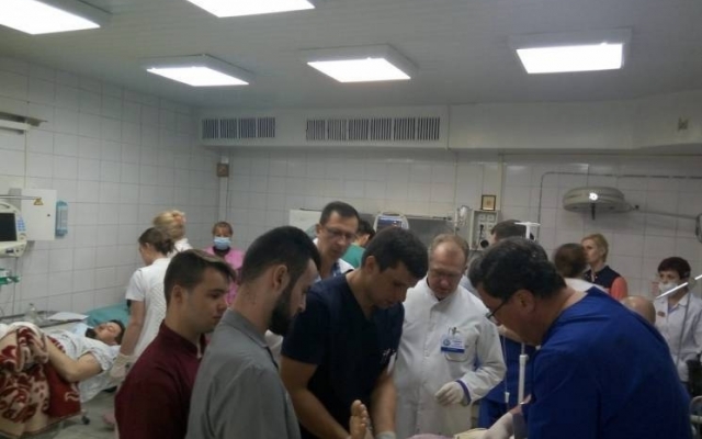 В Днепре врачи Мечникова спасают раненого бойца Фото № 0 В Днепре врачи Мечникова спасают раненого бойца Фото № 0