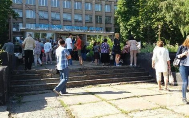 На Днепропетровщине неизвестные сообщили о минировании вуза Фото № 0 На Днепропетровщине неизвестные сообщили о минировании вуза Фото № 0