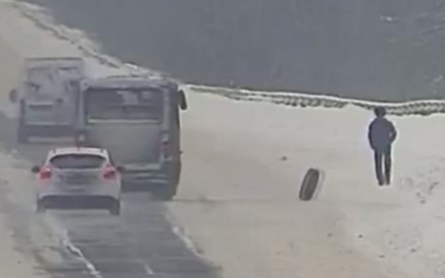 ДТП под Днепром: у автобуса отпало заднее колесо Фото № 0 ДТП под Днепром: у автобуса отпало заднее колесо Фото № 0
