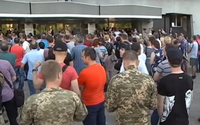 В Днепре устроили несколько митингов Фото № 0 В Днепре устроили несколько митингов Фото № 0