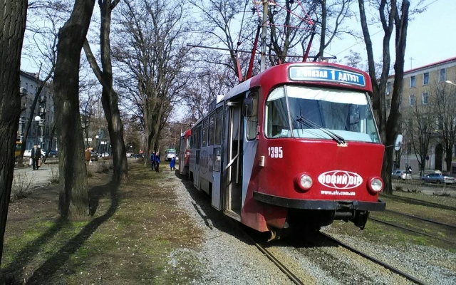 ДТП в Днепре: электротранспорт сошел с рельсов Фото № 0 ДТП в Днепре: электротранспорт сошел с рельсов Фото № 0