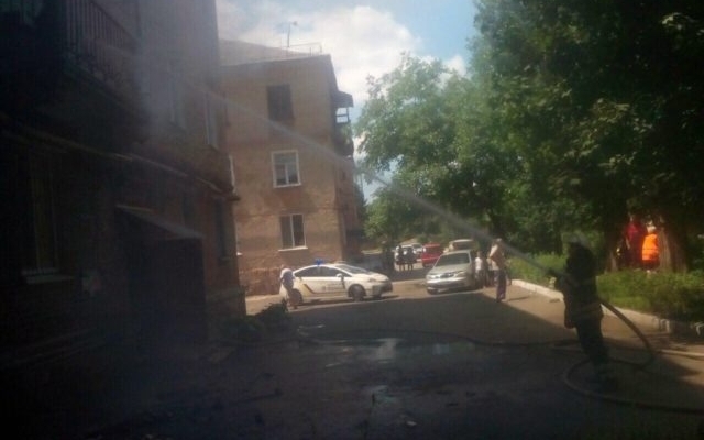 Пожар на Днепропетровщине: сотрудники ГСЧС тушили балкон Фото № 0 Пожар на Днепропетровщине: сотрудники ГСЧС тушили балкон Фото № 0