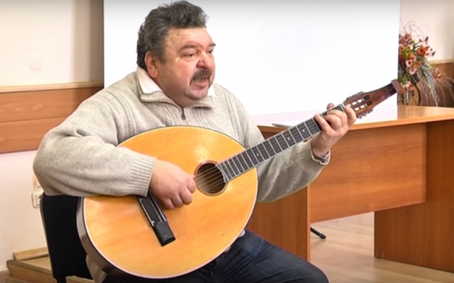 Кобзарь из Днепра после пожара живет на летней кухне Фото № 0 Кобзарь из Днепра после пожара живет на летней кухне Фото № 0