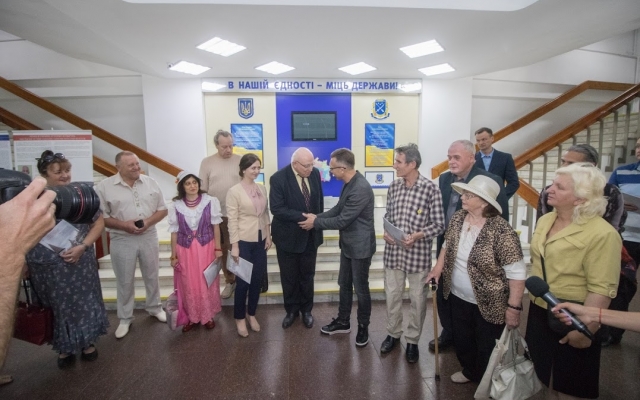 В горсовете Днепра открыли выставку, посвященную немцам в Украине Фото № 3 В горсовете Днепра открыли выставку, посвященную немцам в Украине Фото № 3