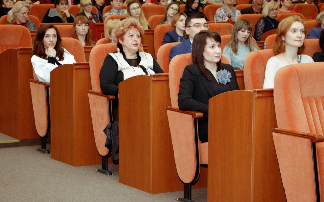 В Днепре состоялось награждение лучших учителей Фото № 5 В Днепре состоялось награждение лучших учителей Фото № 5