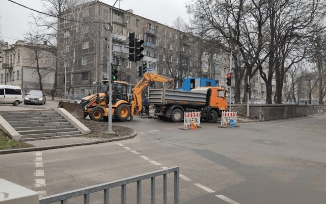 В центре Днепра перекрыли движение транспорта Фото № 1 В центре Днепра перекрыли движение транспорта Фото № 1
