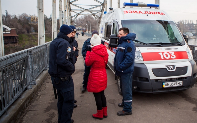 В Днепре полиция спасает горожан от попыток суицида Фото № 0 В Днепре полиция спасает горожан от попыток суицида Фото № 0