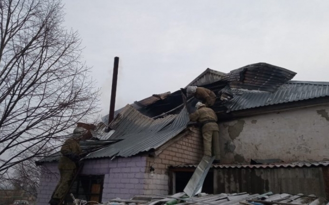 Пожар на Днепропетровщине: сотрудники ГСЧС тушили детский сад Фото № 0 Пожар на Днепропетровщине: сотрудники ГСЧС тушили детский сад Фото № 0