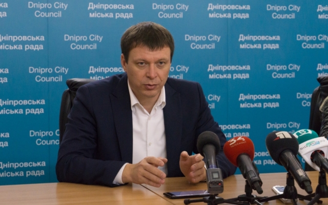 Руслан Мороз призвал днепрян сообщать о проблемных маршрутках Фото № 0 Руслан Мороз призвал днепрян сообщать о проблемных маршрутках Фото № 0