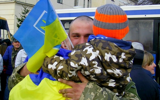 Три тысячи солдат Днепропетровщины вернулись домой Фото № 2 Три тысячи солдат Днепропетровщины вернулись домой Фото № 2