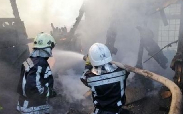 Пожар на Днепропетровщине: сотрудники ГСЧС тушили сарай Фото № 0 Пожар на Днепропетровщине: сотрудники ГСЧС тушили сарай Фото № 0
