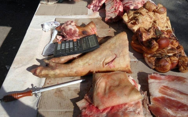 Полиция Днепра борется с мясниками-лоточниками Фото № 0 Полиция Днепра борется с мясниками-лоточниками Фото № 0