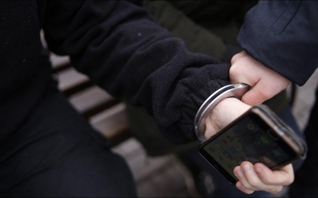 На Днепропетровщине поймали злостного похитителя мобильных телефонов Фото № 0 На Днепропетровщине поймали злостного похитителя мобильных телефонов Фото № 0