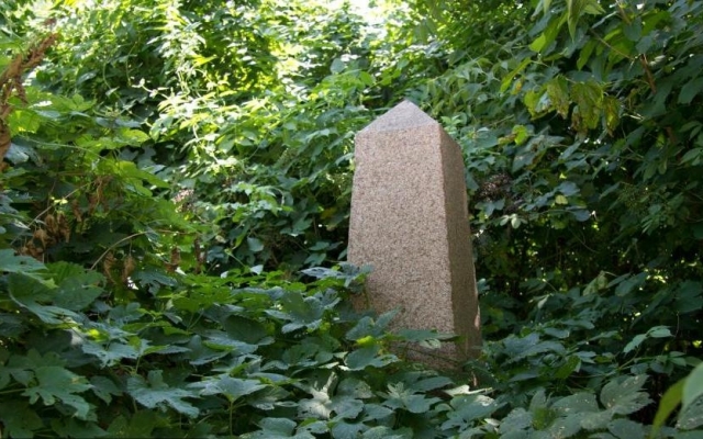 В Днепре займутся благоустройством кладбищ Фото № 2 В Днепре займутся благоустройством кладбищ Фото № 2