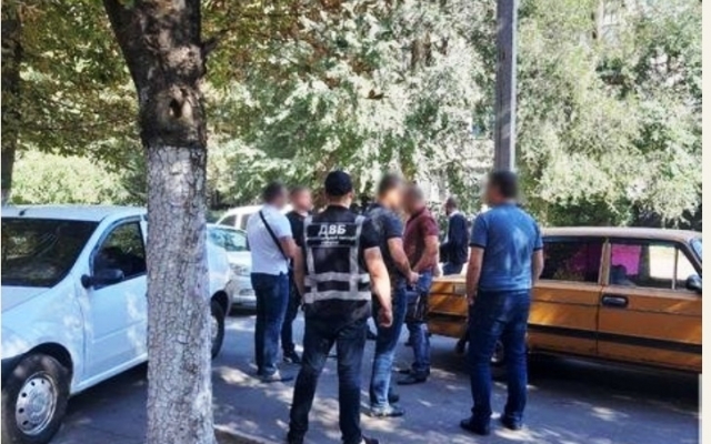 На Днепропетровщине при получении взятки задержан опер Фото № 0 На Днепропетровщине при получении взятки задержан опер Фото № 0