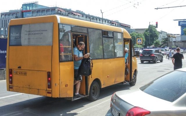 В Днепре за неделю проверили 250 маршруток Фото № 0 В Днепре за неделю проверили 250 маршруток Фото № 0
