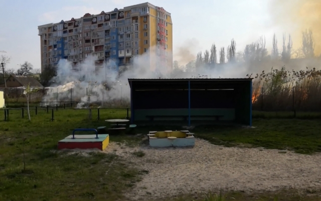 Пожар в Днепре: сотрудники ГСЧС тушили возгорание возле детского сада Фото № 0 Пожар в Днепре: сотрудники ГСЧС тушили возгорание возле детского сада Фото № 0