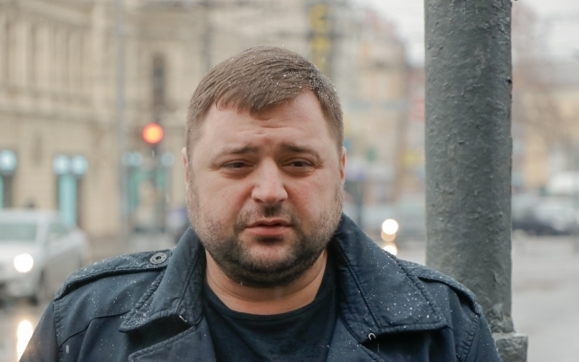 Михаил Лысенко написал трактат о ямах на дорогах Днепра Фото № 0 Михаил Лысенко написал трактат о ямах на дорогах Днепра Фото № 0