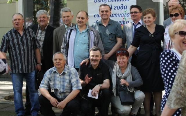 В Днепре, в химтехе собрались выпускники Фото № 2 В Днепре, в химтехе собрались выпускники Фото № 2
