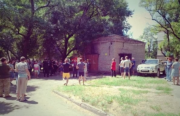На Днепропетровщине из-за перепада напряжения сгорела бытовая техника в 18 домах Фото № 1 На Днепропетровщине из-за перепада напряжения сгорела бытовая техника в 18 домах Фото № 1