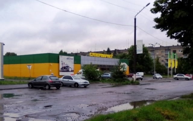 На Днепропетровщине в супермаркете скончался мужчина Фото № 0 На Днепропетровщине в супермаркете скончался мужчина Фото № 0
