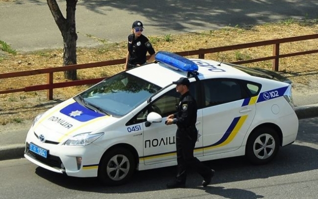 ДТП на Днепропетровщине: автомобиль полиции сбил горожанина Фото № 0 ДТП на Днепропетровщине: автомобиль полиции сбил горожанина Фото № 0