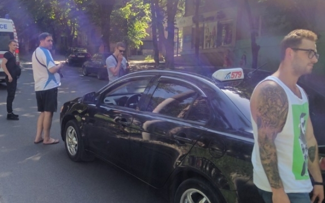 ДТП под Днепром: автомобиль сбил ребенка Фото № 0 ДТП под Днепром: автомобиль сбил ребенка Фото № 0