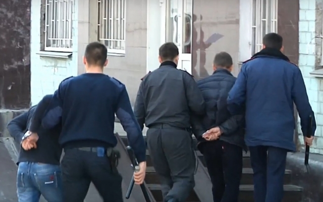У днепрянина украли автомобиль, угрожая электрошокером Фото № 0 У днепрянина украли автомобиль, угрожая электрошокером Фото № 0