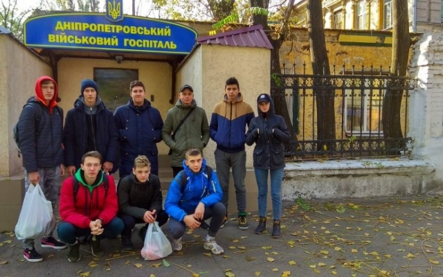 Под Днепром студенты устроили ярмарку для помощи военным Фото № 0 Под Днепром студенты устроили ярмарку для помощи военным Фото № 0