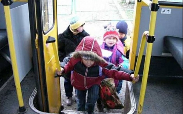 В Днепре во время каникул отменят льготный проезд для школьников Фото № 0 В Днепре во время каникул отменят льготный проезд для школьников Фото № 0