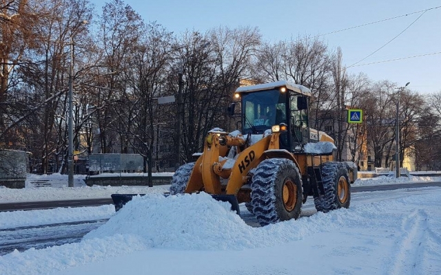 В Днепре коммунальщики устраняют последствия снегопада Фото № 0 В Днепре коммунальщики устраняют последствия снегопада Фото № 0
