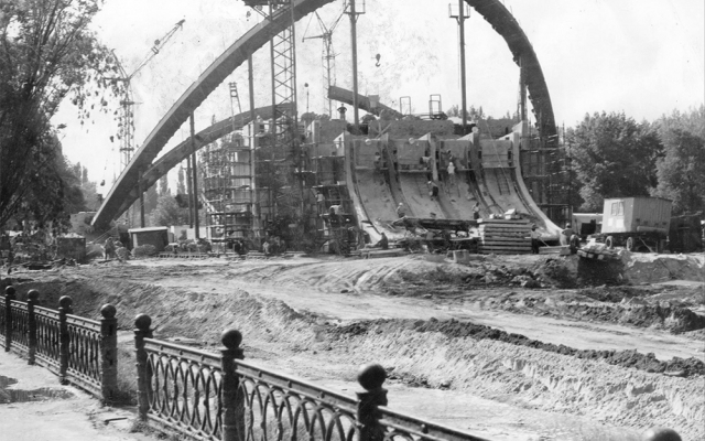 Исторический Днепр: как выглядело озеро в парке Глобы без воды Фото № 0 Исторический Днепр: как выглядело озеро в парке Глобы без воды Фото № 0