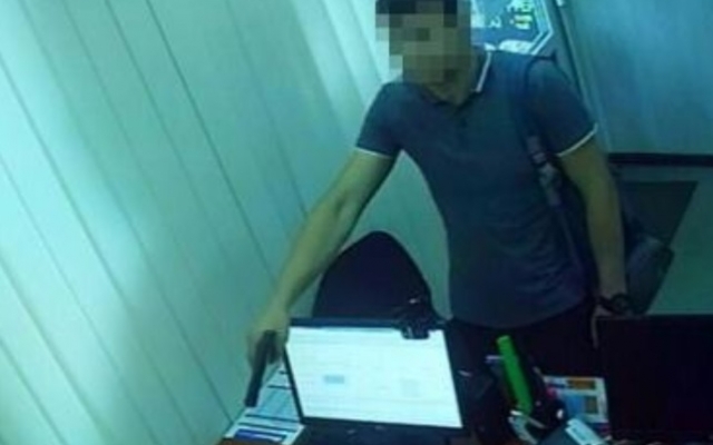 Днепрянин пытался ограбить офис компании «ШвидкоГроші» Фото № 0 Днепрянин пытался ограбить офис компании «ШвидкоГроші» Фото № 0