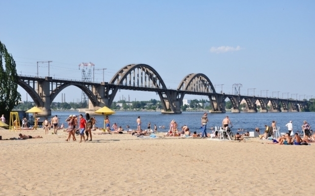 В Днепре началась подготовка к пляжному сезону Фото № 0 В Днепре началась подготовка к пляжному сезону Фото № 0