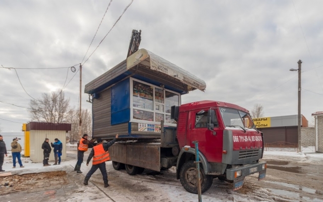 Днепр против МАФов: с карты города пропал еще один киоск Фото № 6 Днепр против МАФов: с карты города пропал еще один киоск Фото № 6