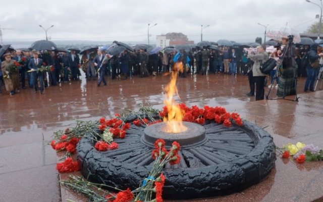 В Днепре отметили 74-ю годовщину победы над нацизмом Фото № 8 В Днепре отметили 74-ю годовщину победы над нацизмом Фото № 8