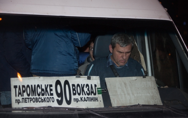 Пассажиры просят поднять плату за проезд в маршрутке Фото № 0 Пассажиры просят поднять плату за проезд в маршрутке Фото № 0