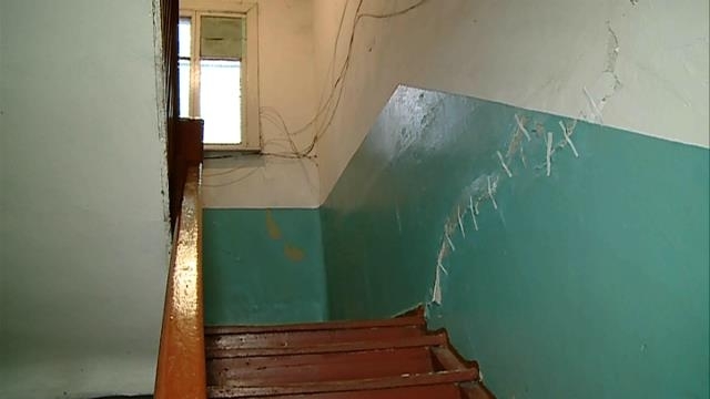 В Днепре буквально разваливается многоквартирный дом (ВИДЕО) Фото № 0 В Днепре буквально разваливается многоквартирный дом (ВИДЕО) Фото № 0
