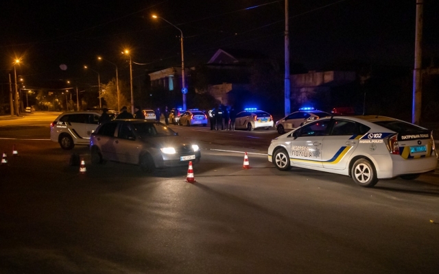 В Днепре избили и ограбили таксиста Фото № 0 В Днепре избили и ограбили таксиста Фото № 0