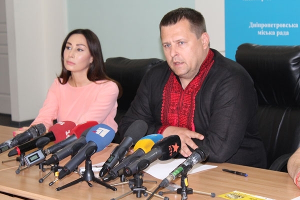 На новые указатели улиц в Днепре потратят 800 тысяч гривен Фото № 0 На новые указатели улиц в Днепре потратят 800 тысяч гривен Фото № 0