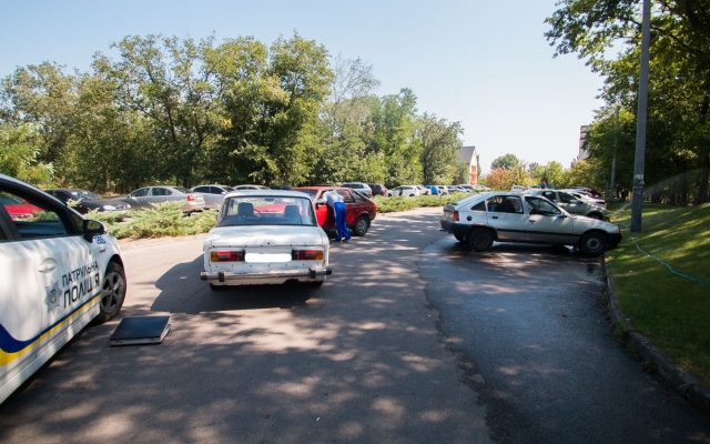 В Днепре иностранцы ограбили частных предпринимателей Фото № 0 В Днепре иностранцы ограбили частных предпринимателей Фото № 0