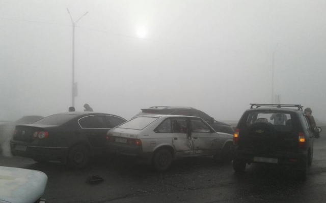 В Каменском на мосту столкнулось 11 машин Фото № 0 В Каменском на мосту столкнулось 11 машин Фото № 0