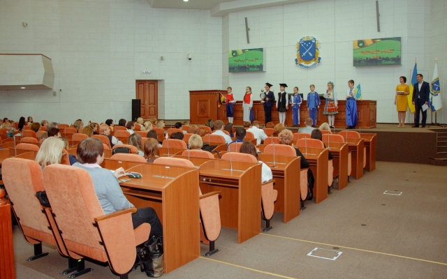 В Днепре состоялось награждение лучших учителей Фото № 4 В Днепре состоялось награждение лучших учителей Фото № 4